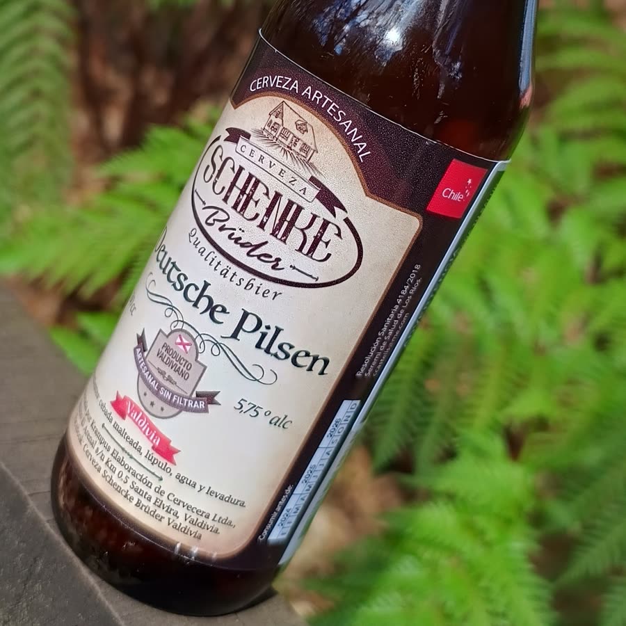 Botella de Krampus Deutsche Pilsen, estilo Lager Rubia